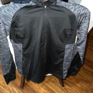 Danskin Now top with thumb holes